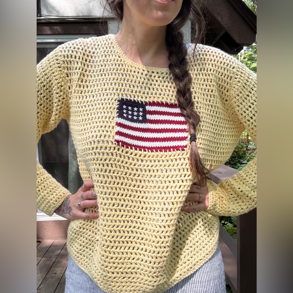 Yellow Vintage 1999 American Flag Sweater Women's Size L HAND KNIT